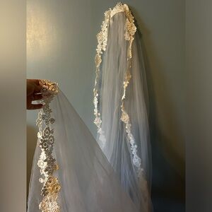 VINATGE Cathedral length veil